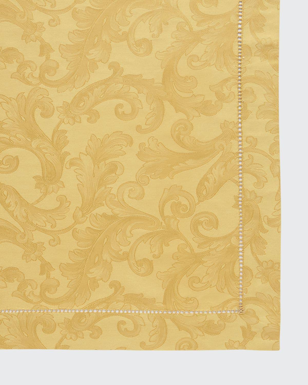 Sapphire Table Linens I8919
