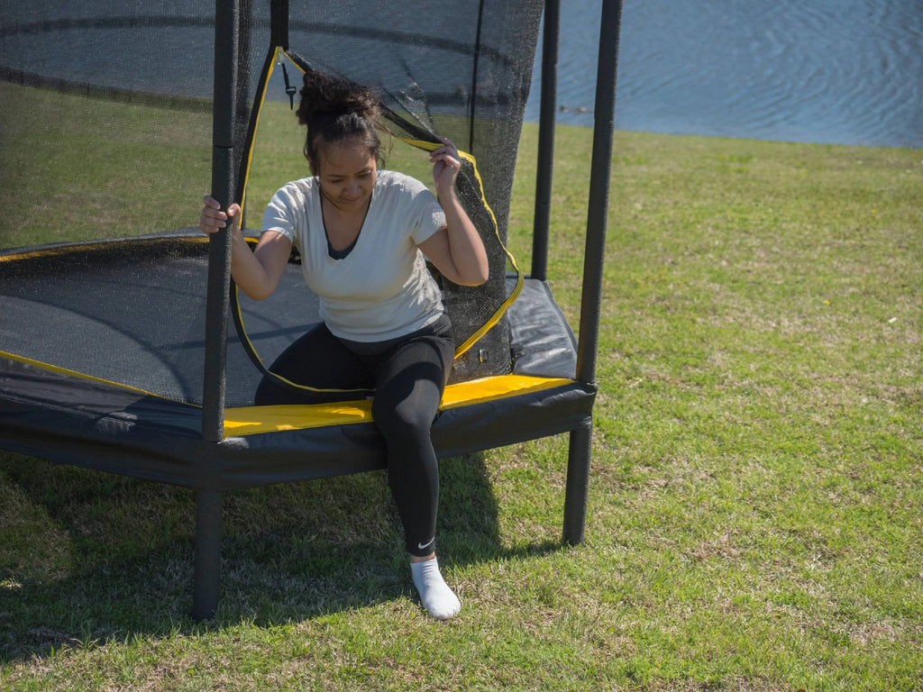 7.5-Foot Trampoline with Enclosure S815