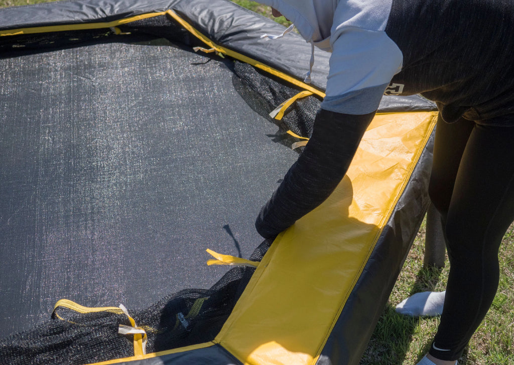 7.5-Foot Trampoline with Enclosure S815