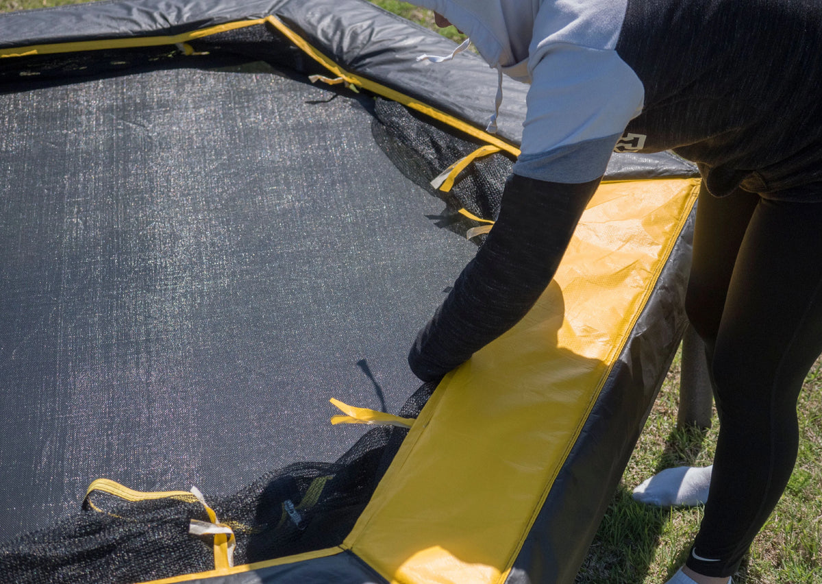 7.5-Foot Trampoline with Enclosure S815