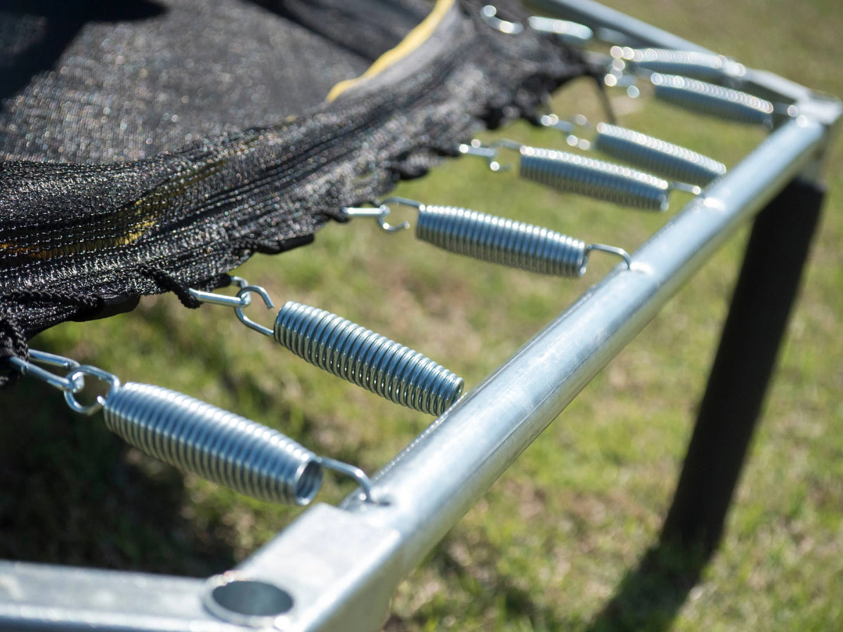 7.5-Foot Trampoline with Enclosure S815