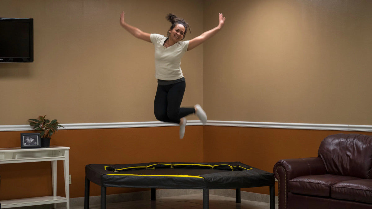 7.5-Foot Trampoline with Enclosure S815