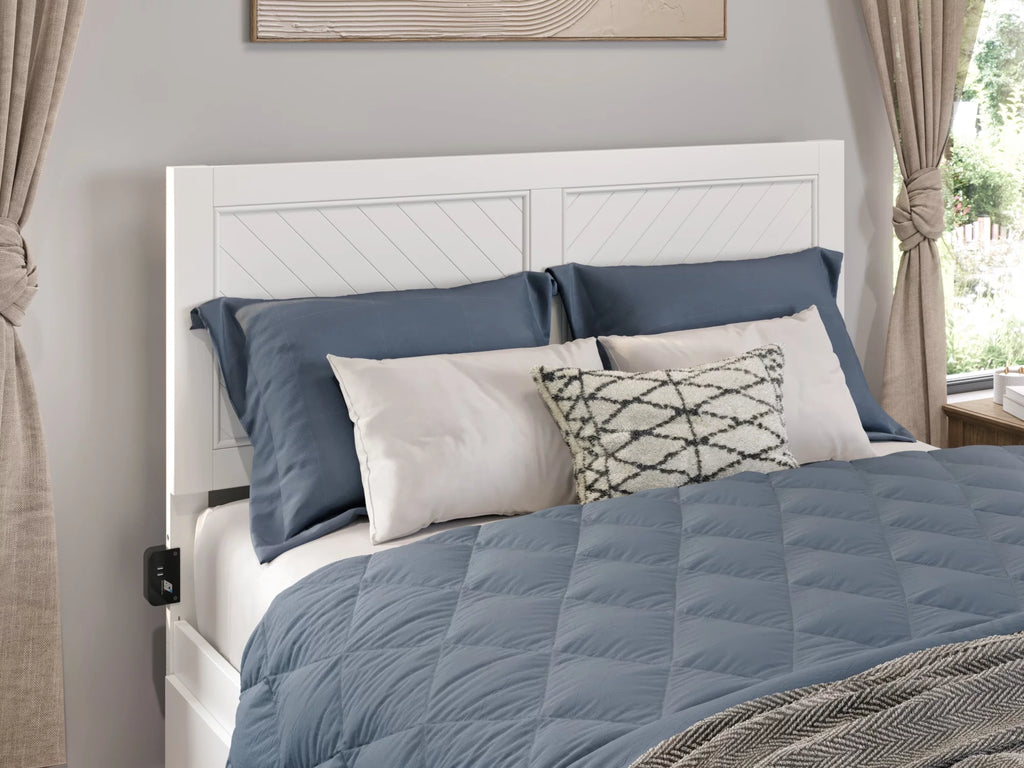 White Solid Wood Platform Bed with Footboard & Twin XL Trundle, Queen K7916