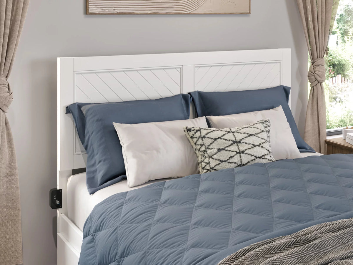 White Solid Wood Platform Bed with Footboard & Twin XL Trundle, Queen K7916