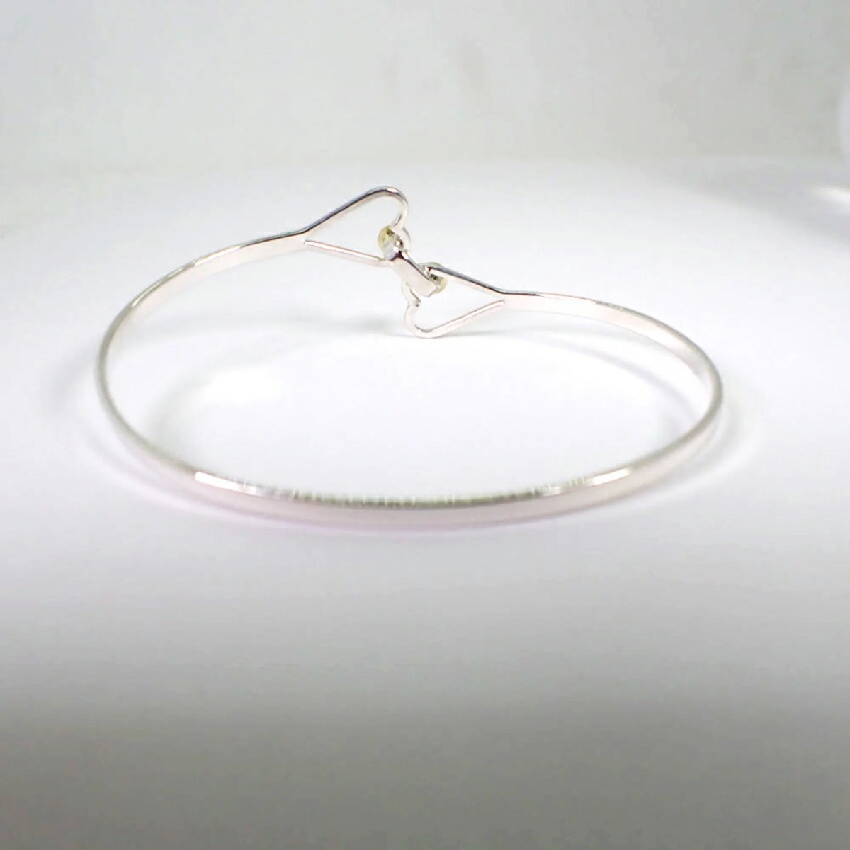 SV925 18KT Heart Bangle K274131