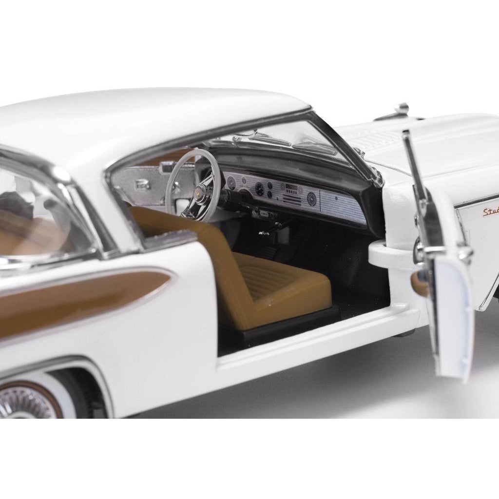1/18 Diecast Car Model L461806