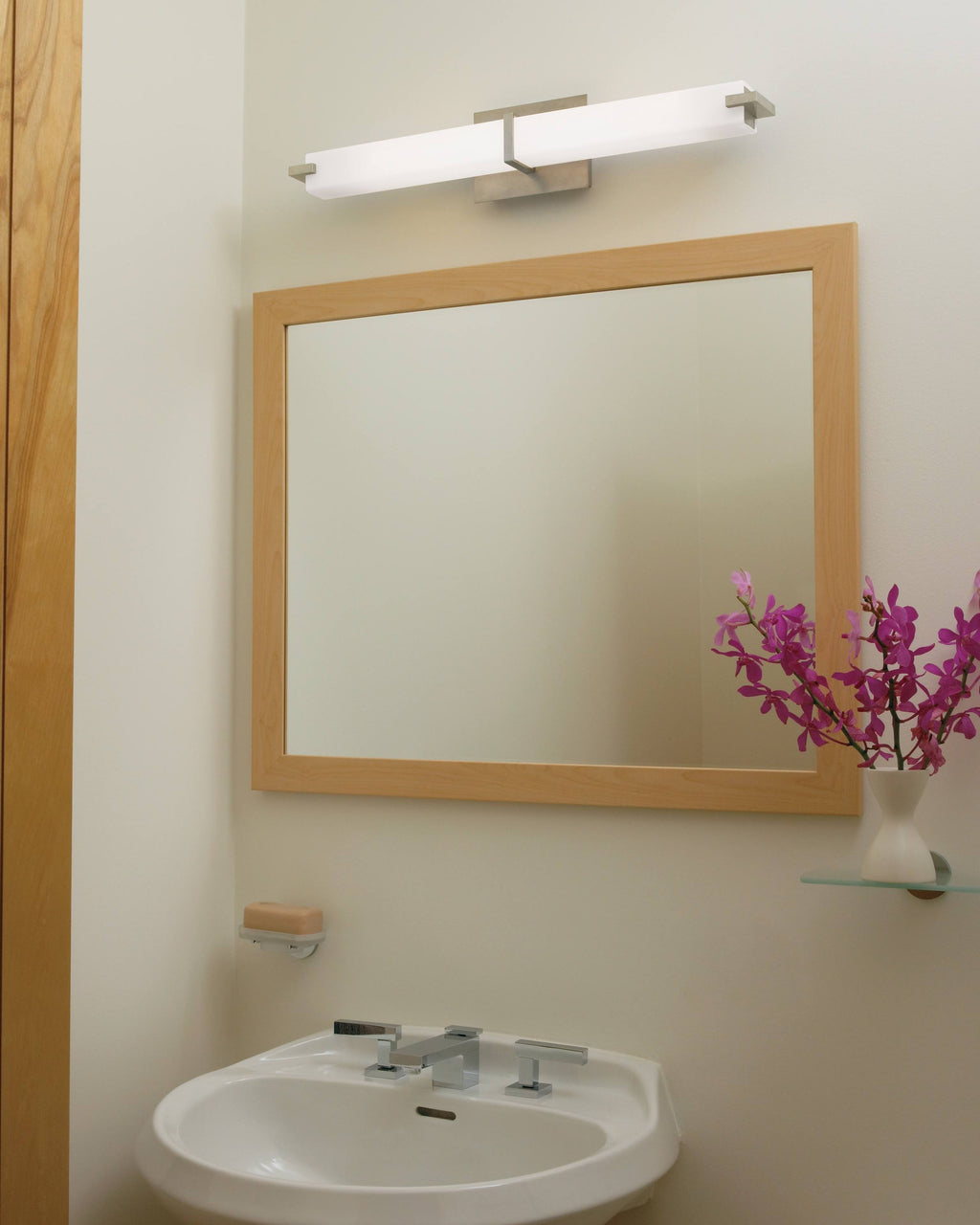 Satin Nickel Metro Bath Light G37365